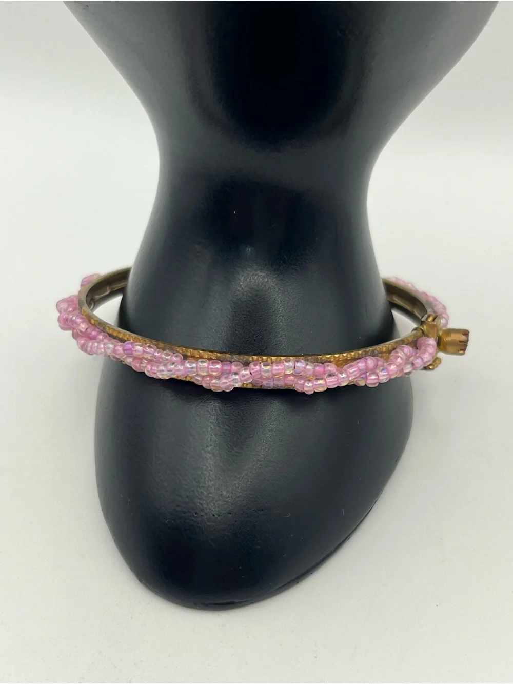 East India mid-20th-century vintage bangle bracelet pink seed beads gold tone